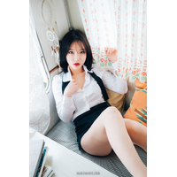 Loozy_Ye-Eun-Officegirl's Vol.2_12-5gSL0QI8.jpg